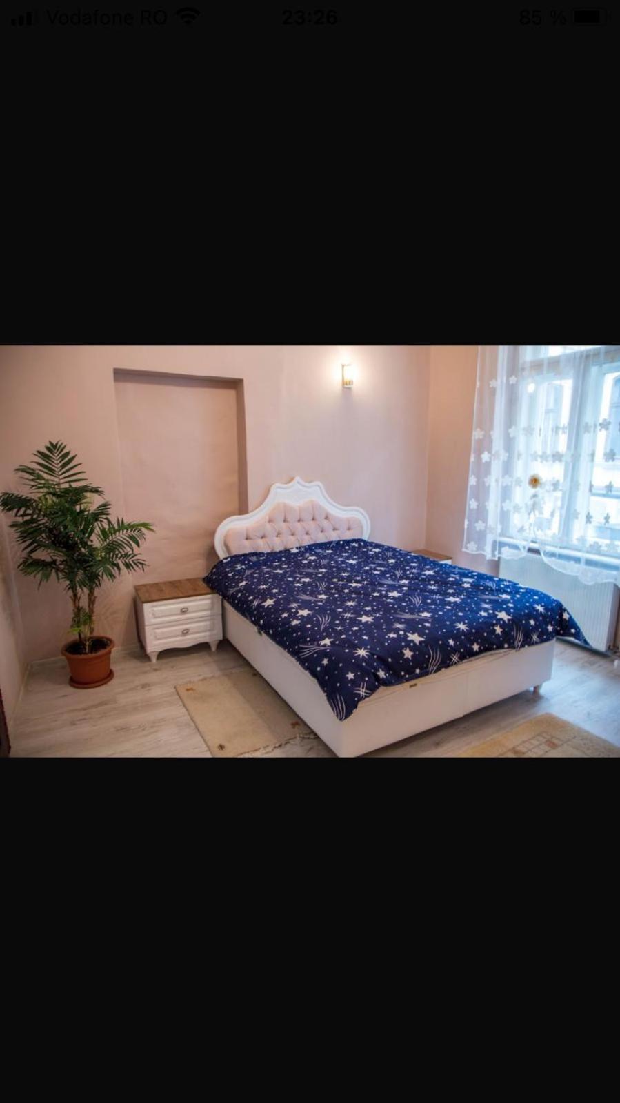Zara Central Apartments Arad Esterno foto